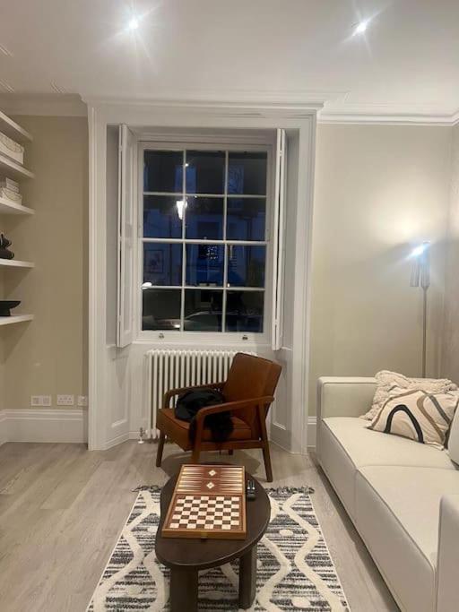 New Flat In Holland Park Apartman London Kültér fotó
